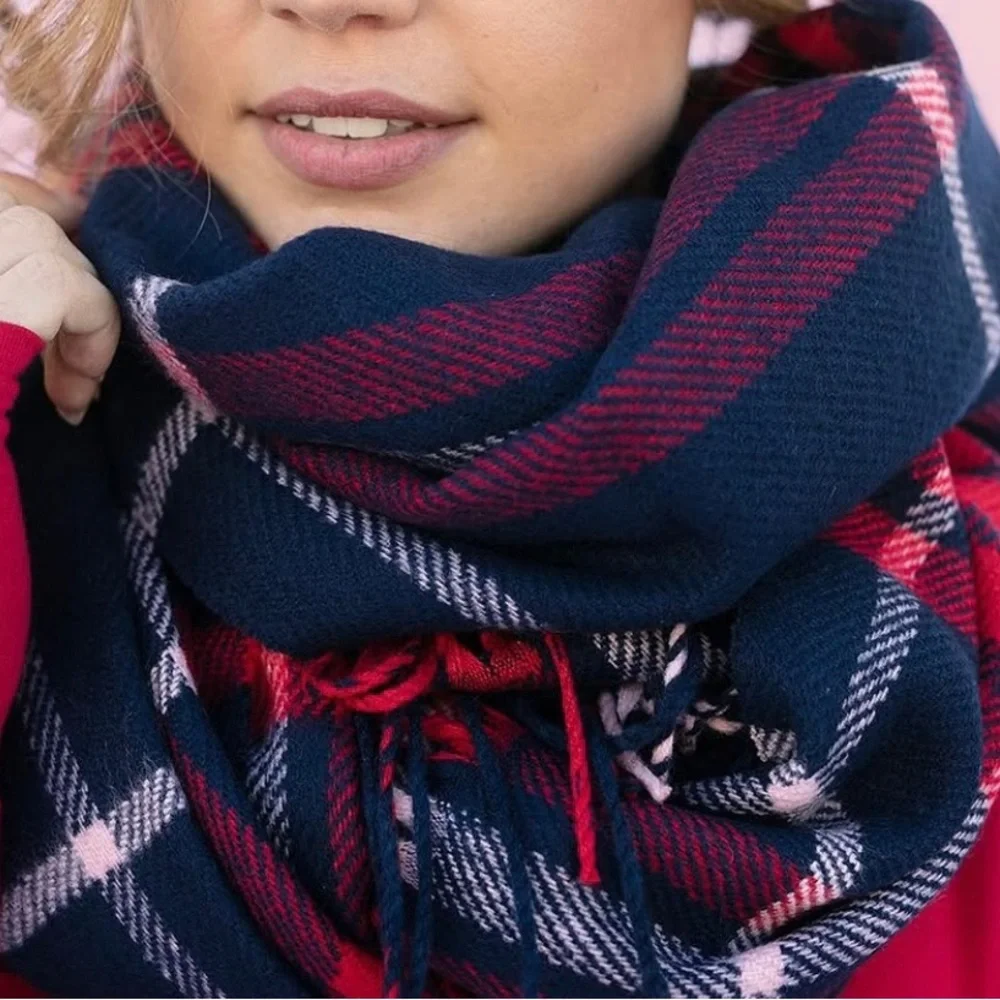 NWT. Evy’s Tree Navy & Red Plaid Blanket Scarf- OS